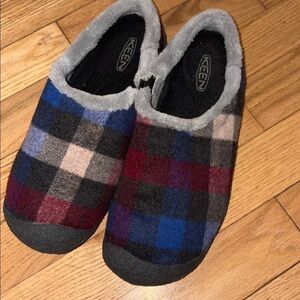 Keen plaid Howser Slippers size US 7